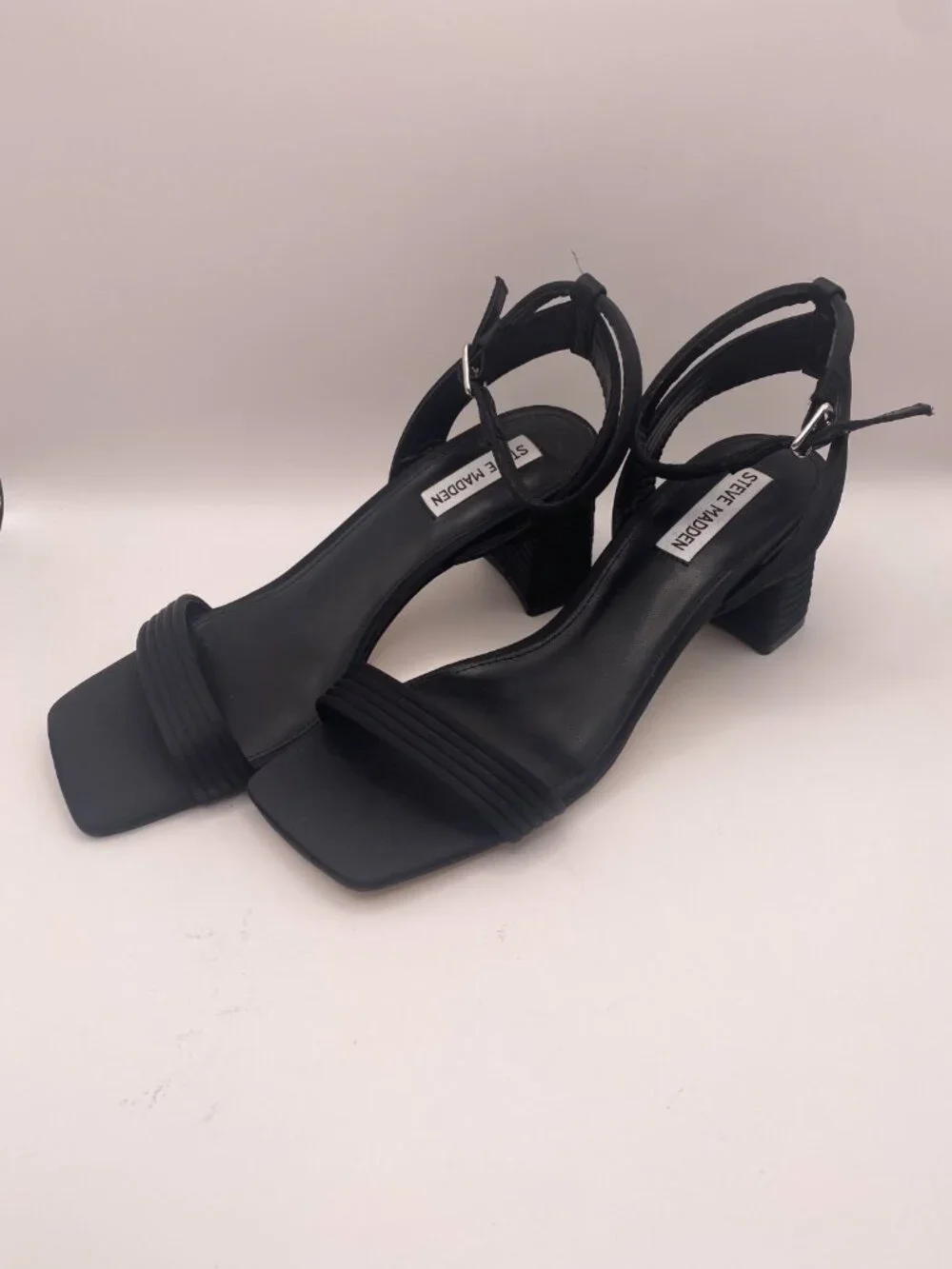 Steve Madden Womens Lavnish Black Ankle Strap Sandal Sz 9